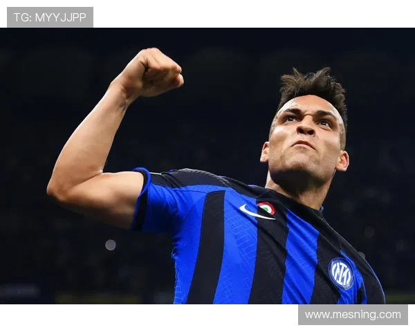 本泽马与劳塔罗·马丁内斯对比：全能中锋与机会主义者角色差异分析